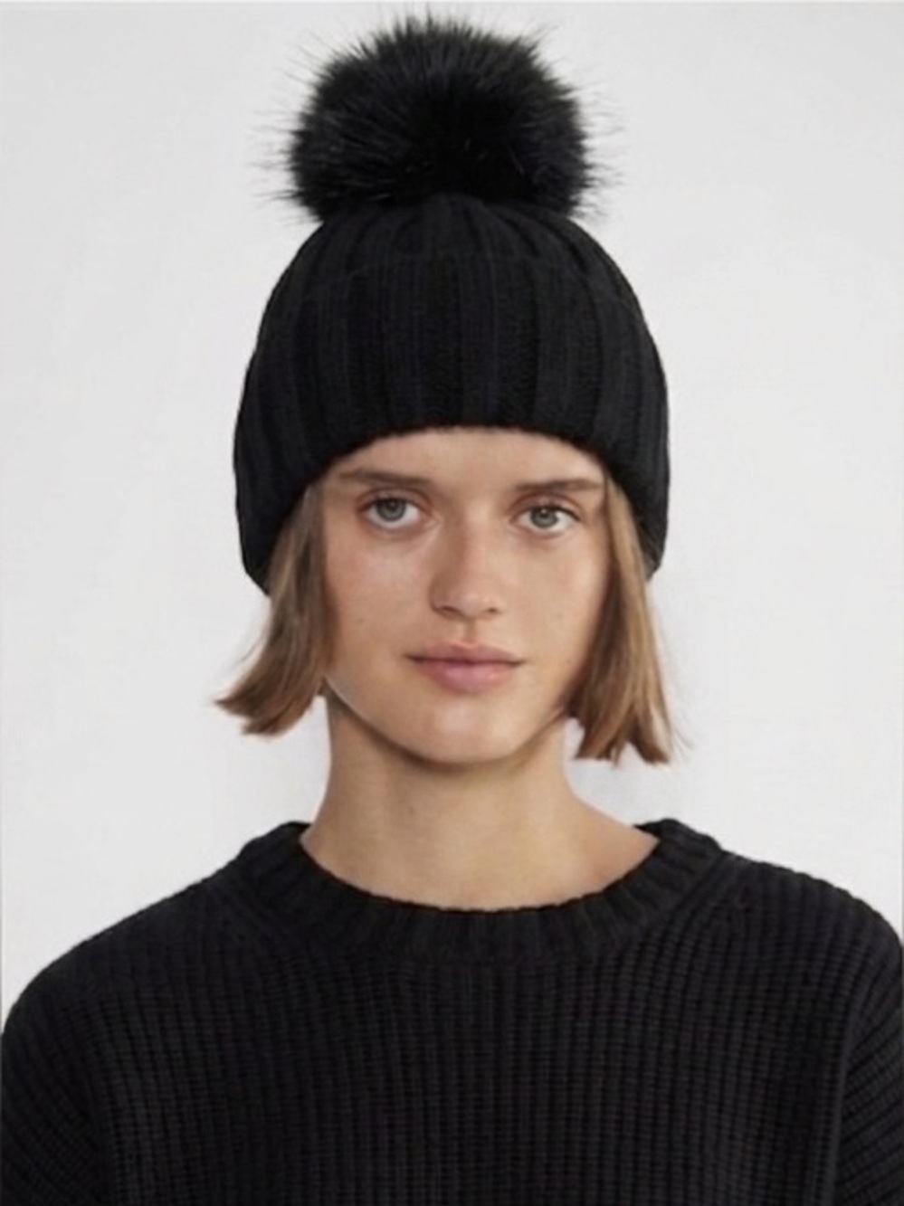 Aritzia Sunday Best Faux Fur Pom Cuffed Beanie | Black